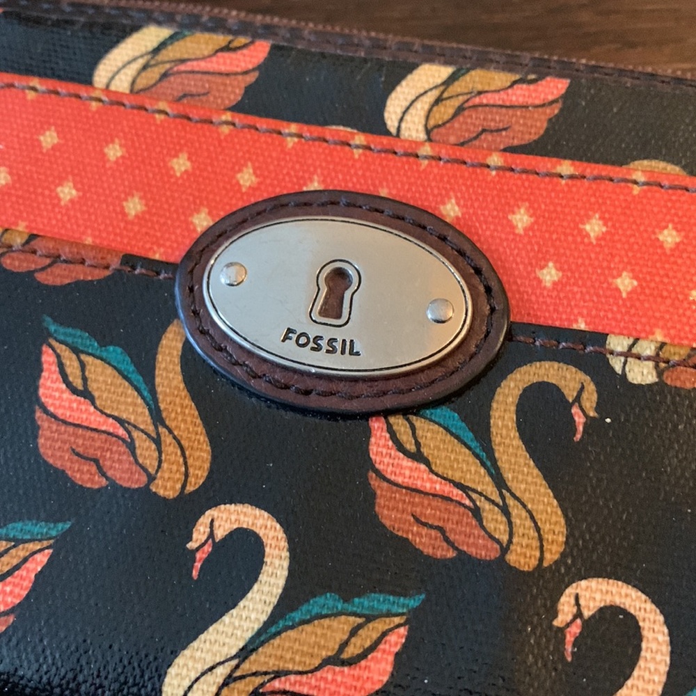 Fossil Swan Zip Key-Per Wristlet Euc In Brown - image 2